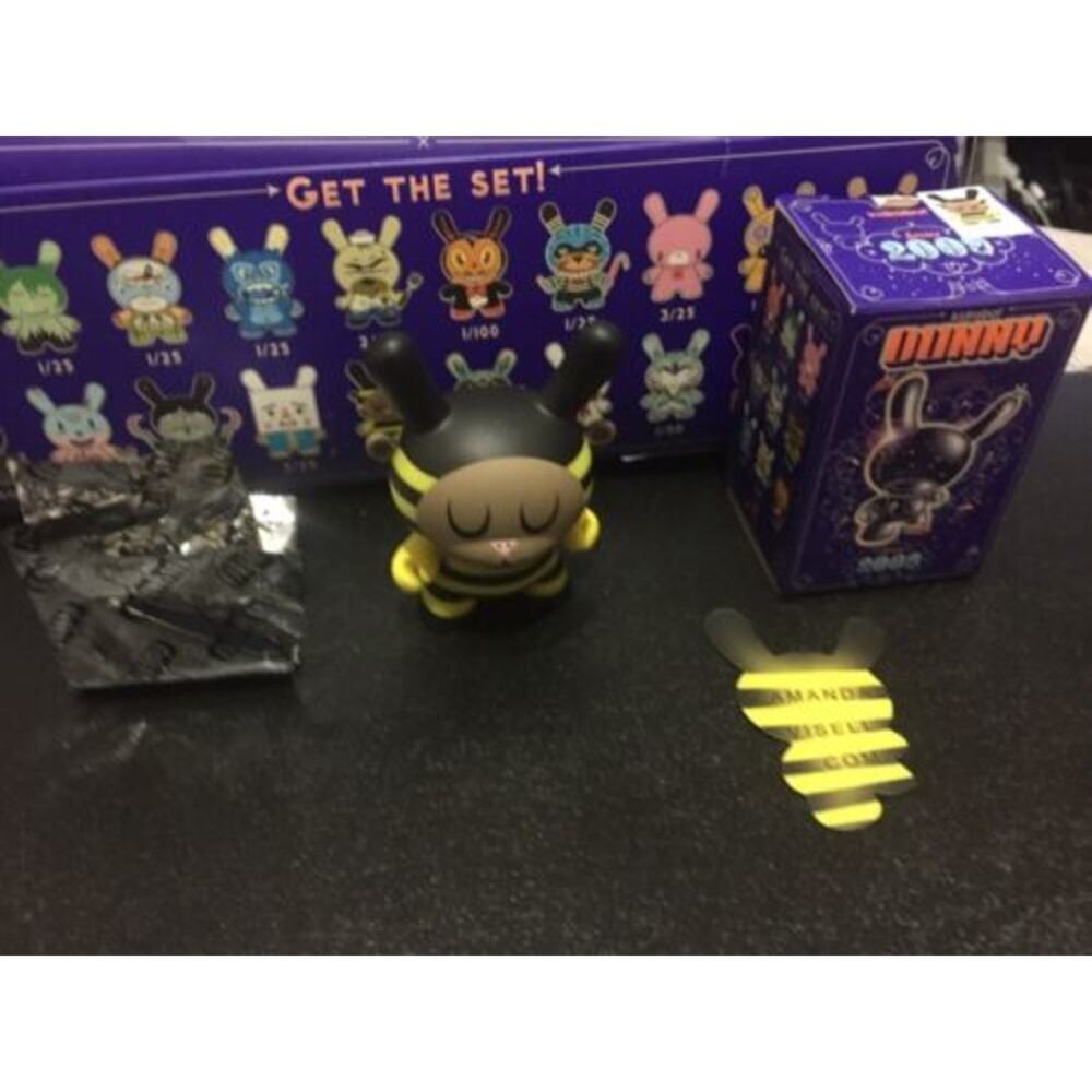 Kidrobot Dunny 2009 Series Amanda Visell Bumble Bee Designer Vinyl Figure Mint